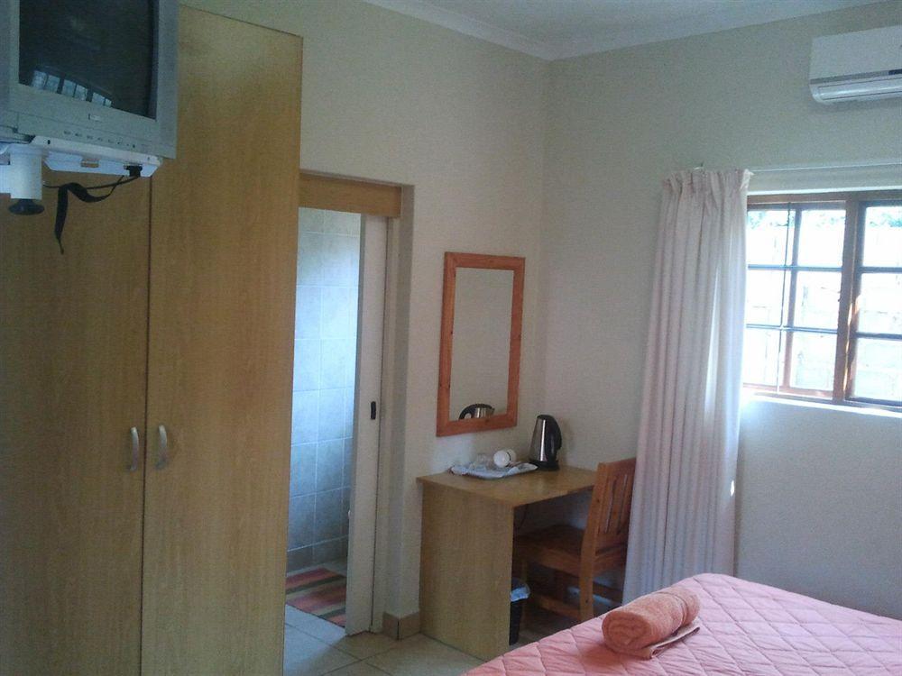 Country Link Guest Lodge Коматипорт Экстерьер фото