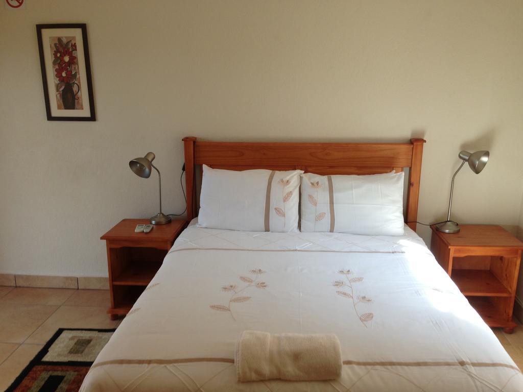 Country Link Guest Lodge Коматипорт Экстерьер фото